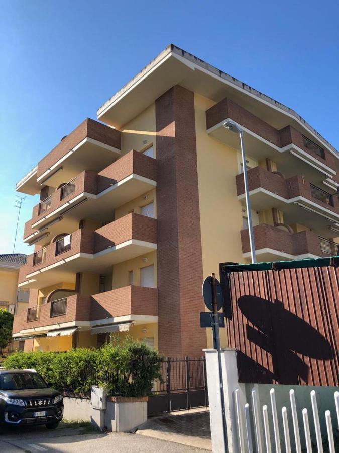 Appartamento Casa Vacanze 70M2 Альба-Адриатика Экстерьер фото